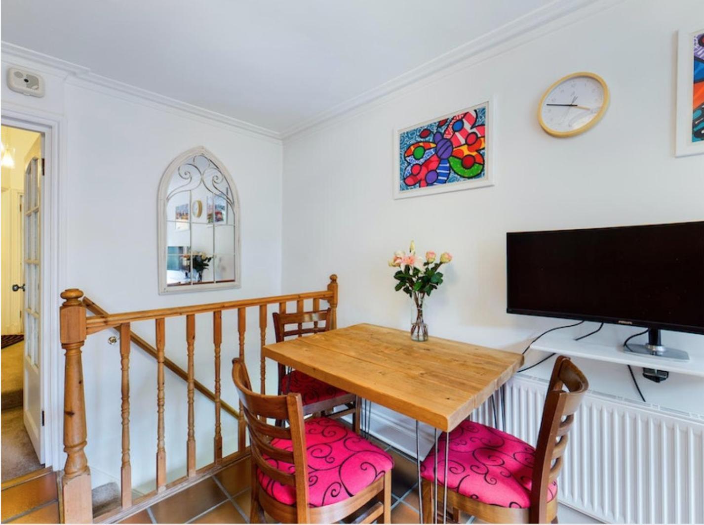 The Clapham Apartment With Private Patio ลอนดอน ภายนอก รูปภาพ