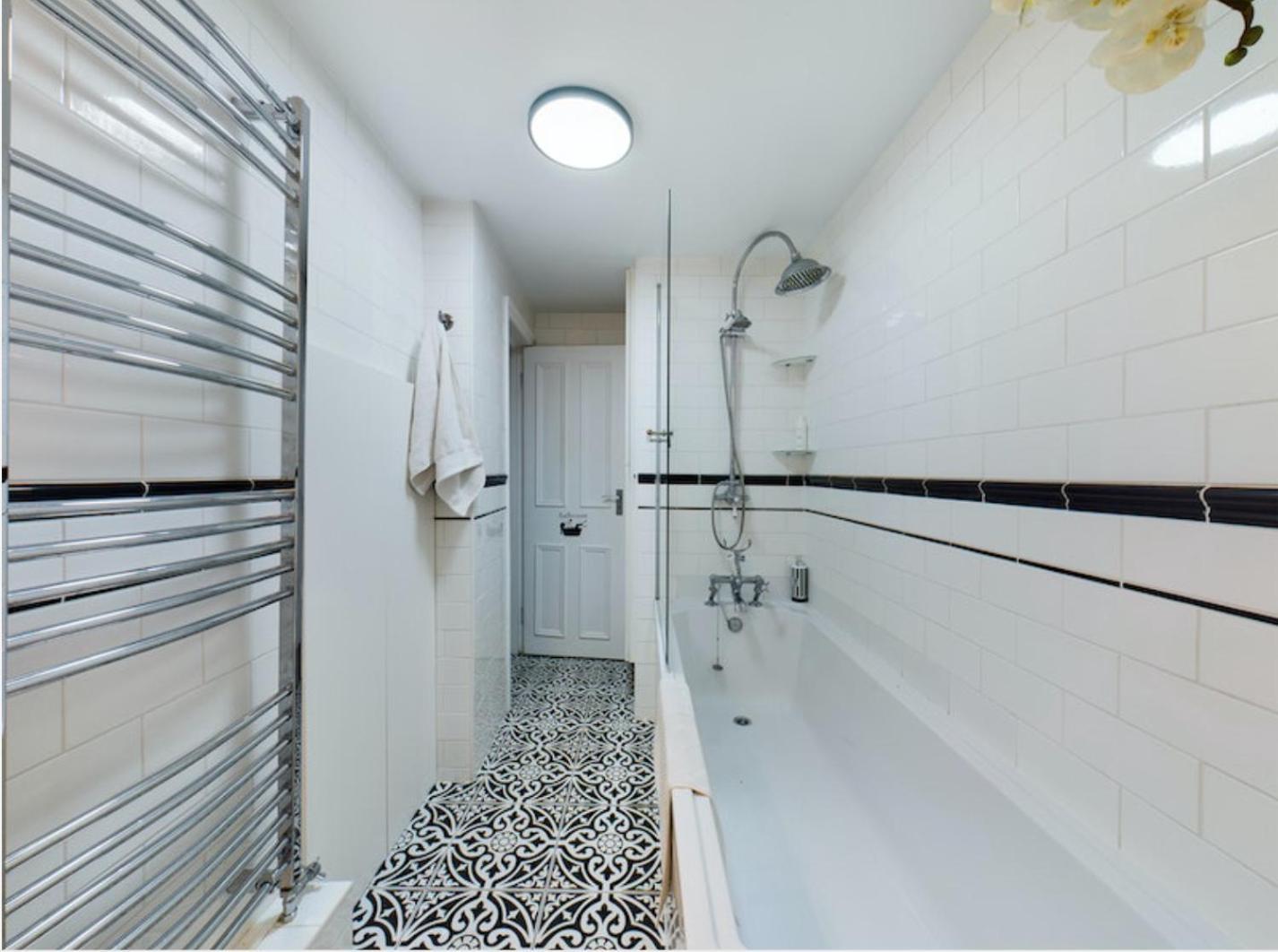 The Clapham Apartment With Private Patio ลอนดอน ภายนอก รูปภาพ