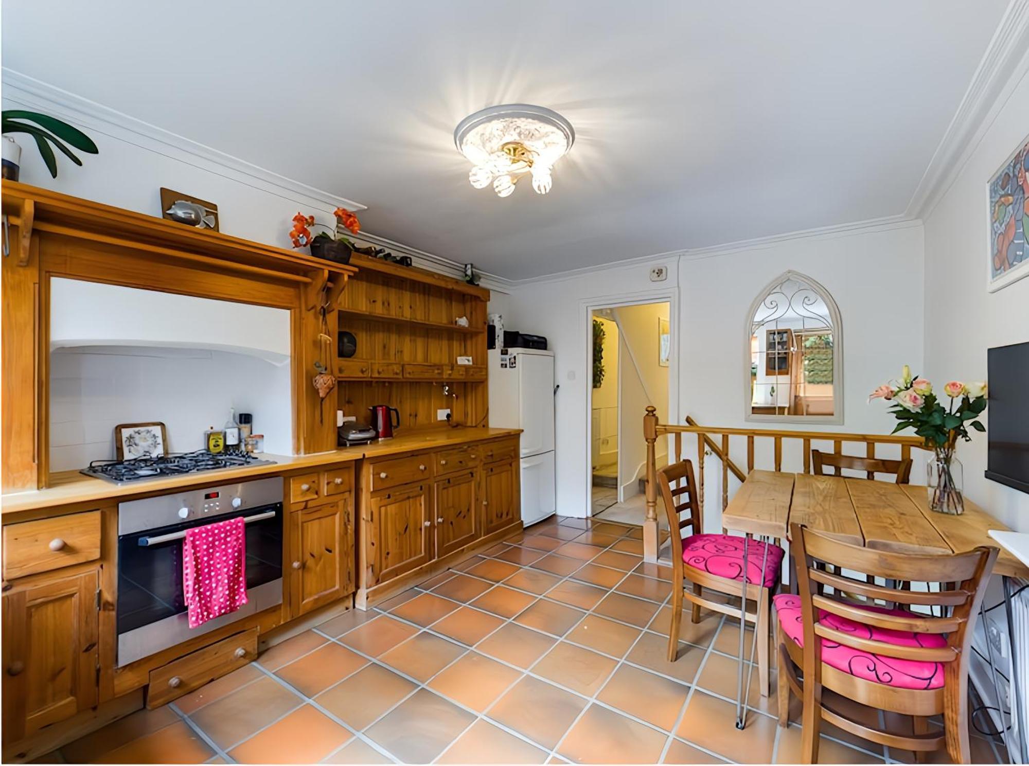 The Clapham Apartment With Private Patio ลอนดอน ภายนอก รูปภาพ