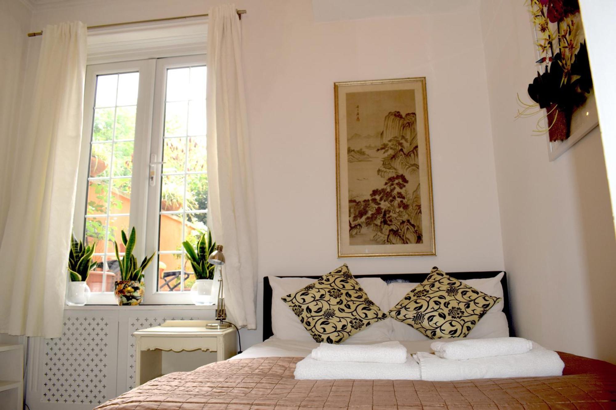 The Clapham Apartment With Private Patio ลอนดอน ภายนอก รูปภาพ